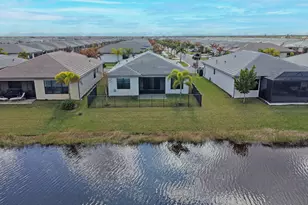 11935 SW Backshore Dr, Port Saint Lucie, FL 34987 - Photo 10