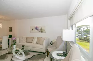 2562 N Garden Dr N, Lake Worth, FL 33461 - Photo 6