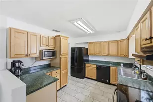 131 SE Lucero Dr, Port Saint Lucie, FL 34983 - Photo 12
