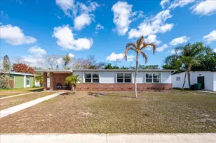 131 SE Lucero Dr, Port Saint Lucie, FL 34983 - Photo 1