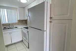 1501 Crescent Cir, Lake Park, FL 33403 - Photo 4