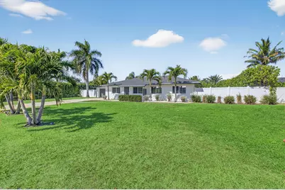 937 SW 36th Court, Boynton Beach, FL 33435 - Photo 4