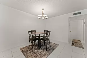201 Country Ln, Boynton Beach, FL 33435 - Photo 10