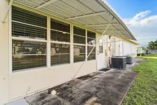 201 Country Ln, Boynton Beach, FL 33435 - Photo 24