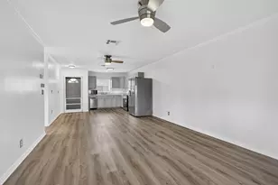 2960 Ashley Dr E, West Palm Beach, FL 33415 - Photo 10