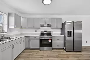 2960 Ashley Dr E, West Palm Beach, FL 33415 - Photo 8