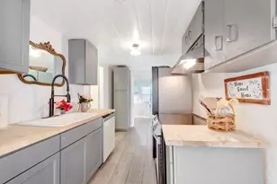 237 SW 3rd Ave, Delray Beach, FL 33444 - Photo 16