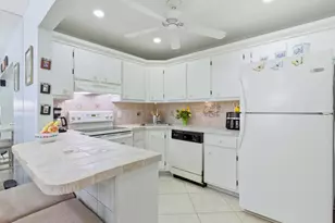 331 Knotty Pine Cir, Greenacres, FL 33463 - Photo 18