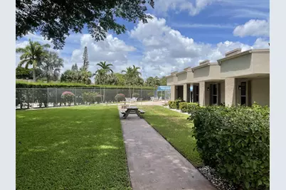 705 Lori Drive #315, Palm Springs, FL 33461 - Photo 6