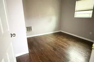 701 N 9th St, Fort Pierce, FL 34950 - Photo 2