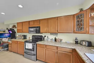 8690 Shadylake Ln, Fort Pierce, FL 34947 - Photo 10