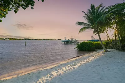 114 W Riverside Drive, Jupiter, FL 33469 - Photo 2