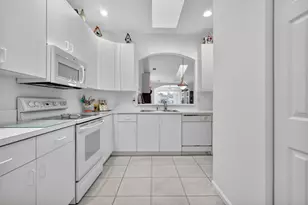 9848 Crescent View Dr S, Boynton Beach, FL 33437 - Photo 8