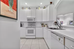 9848 Crescent View Dr S, Boynton Beach, FL 33437 - Photo 6