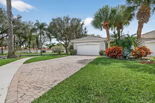 9848 Crescent View Dr S, Boynton Beach, FL 33437 - Photo 2