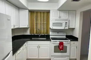 18081 SE Country Club Dr, Jupiter, FL 33469 - Photo 2