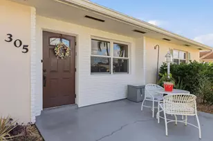 305 Circle E, Jupiter, FL 33458 - Photo 2