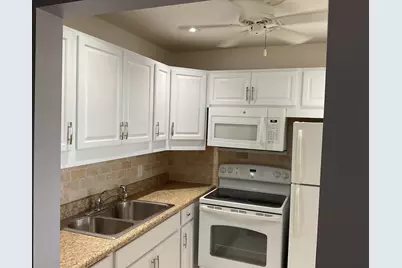 231 Berkshire K, West Palm Beach, FL 33417 - Photo 2