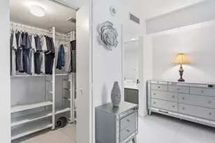 31 SE 6th St, Miami, FL 33131 - Photo 22