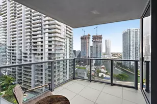 31 SE 6th St, Miami, FL 33131 - Photo 4