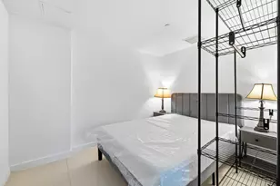 31 SE 6th St, Miami, FL 33131 - Photo 14