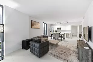 31 SE 6th St, Miami, FL 33131 - Photo 8