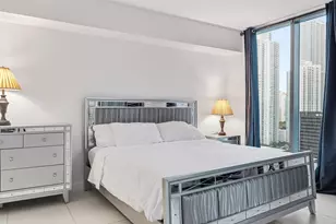 31 SE 6th St, Miami, FL 33131 - Photo 16