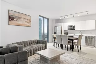 31 SE 6th St, Miami, FL 33131 - Photo 10