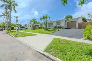 1717 16th Ct N, Lake Worth Beach, FL 33460 - Photo 1