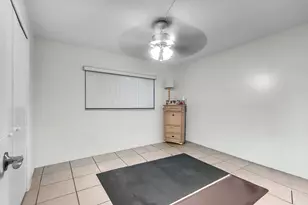 1735 W 60th St, Hialeah, FL 33012 - Photo 10