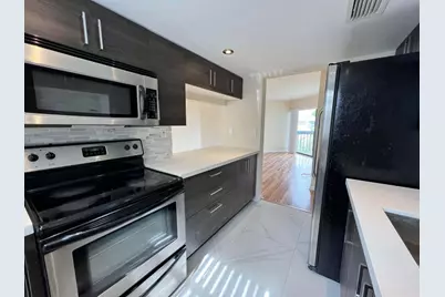 1900 N Congress Avenue #403, West Palm Beach, FL 33401 - Photo 6