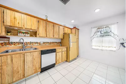 5730 Fernley Drive E #23, West Palm Beach, FL 33415 - Photo 4