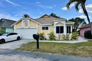 1033 W Jasmine Ln, North Lauderdale, FL 33068 - Photo 1