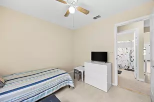 10552 Bobbie Ln, Royal Palm Beach, FL 33411 - Photo 8