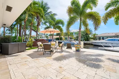 2330 NE 48th Street NE, Lighthouse Point, FL 33064 - Photo 6