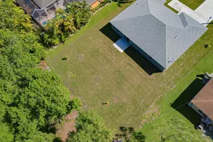 574 NW Bayshore Blvd, Port Saint Lucie, FL 34983 - Photo 6