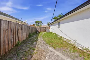 1818 SW Notre Dame Ave, Port Saint Lucie, FL 34953 - Photo 44