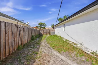 1818 SW Notre Dame Avenue, Port Saint Lucie, FL 34953 - Photo 44