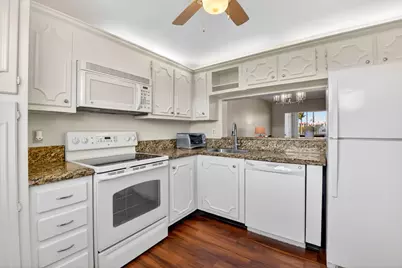 3661 Via Poinciana #410, Lake Worth, FL 33467 - Photo 18