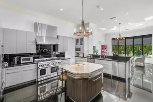 7172 Valencia Dr, Boca Raton, FL 33433 - Photo 10