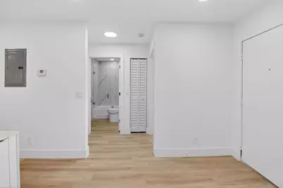 300 W Hidden Valley Boulevard #308, Boca Raton, FL 33487 - Photo 10