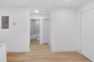 300 W Hidden Valley Blvd, Boca Raton, FL 33487 - Photo 10