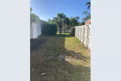 5101 Spruce Avenue, West Palm Beach, FL 33407 - Photo 2