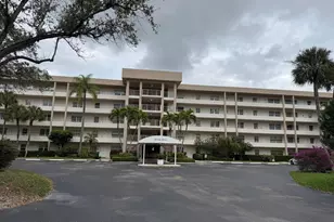 3930 Oaks Clubhouse Dr, Pompano Beach, FL 33069 - Photo 16