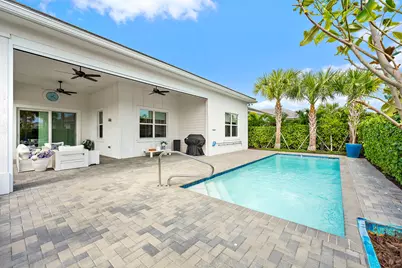 10038 Regency Way, Palm Beach Gardens, FL 33412 - Photo 2