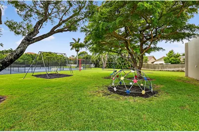 9362 Laurel Green Drive, Boynton Beach, FL 33437 - Photo 30