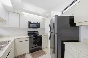 3669 Victoria Dr, West Palm Beach, FL 33406 - Photo 12