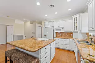 112 Hidden Hollow Dr, Palm Beach Gardens, FL 33418 - Photo 8