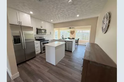 2712 NW 52nd Court, Tamarac, FL 33309 - Photo 4