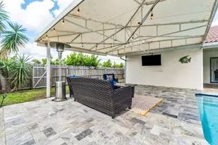 1352 Wyndcliff Dr, Wellington, FL 33414 - Photo 20